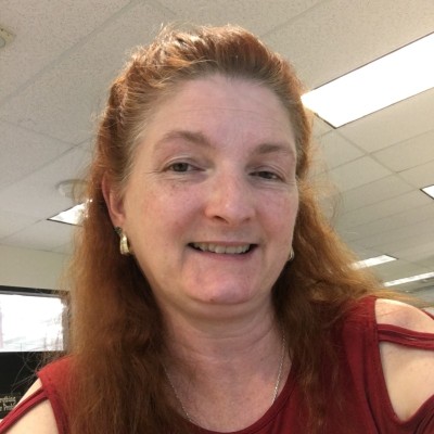 Tena Wallace, Senior Accountant